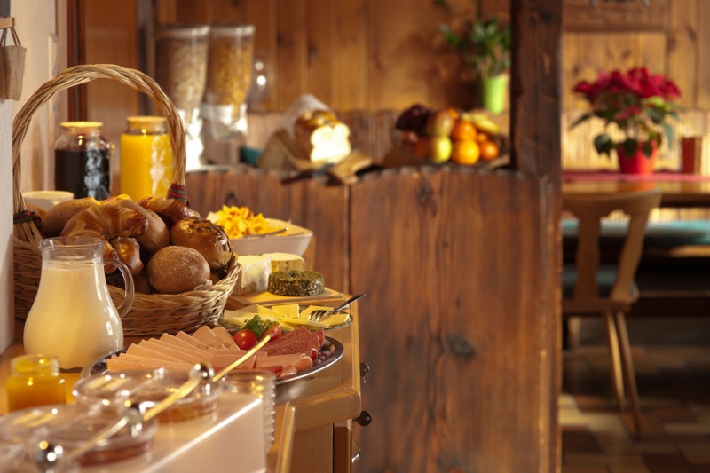 brasserie-LA TURBIE-min_breakfast_buffet_food_restaurant_meal_hotel_plate_fresh-718745